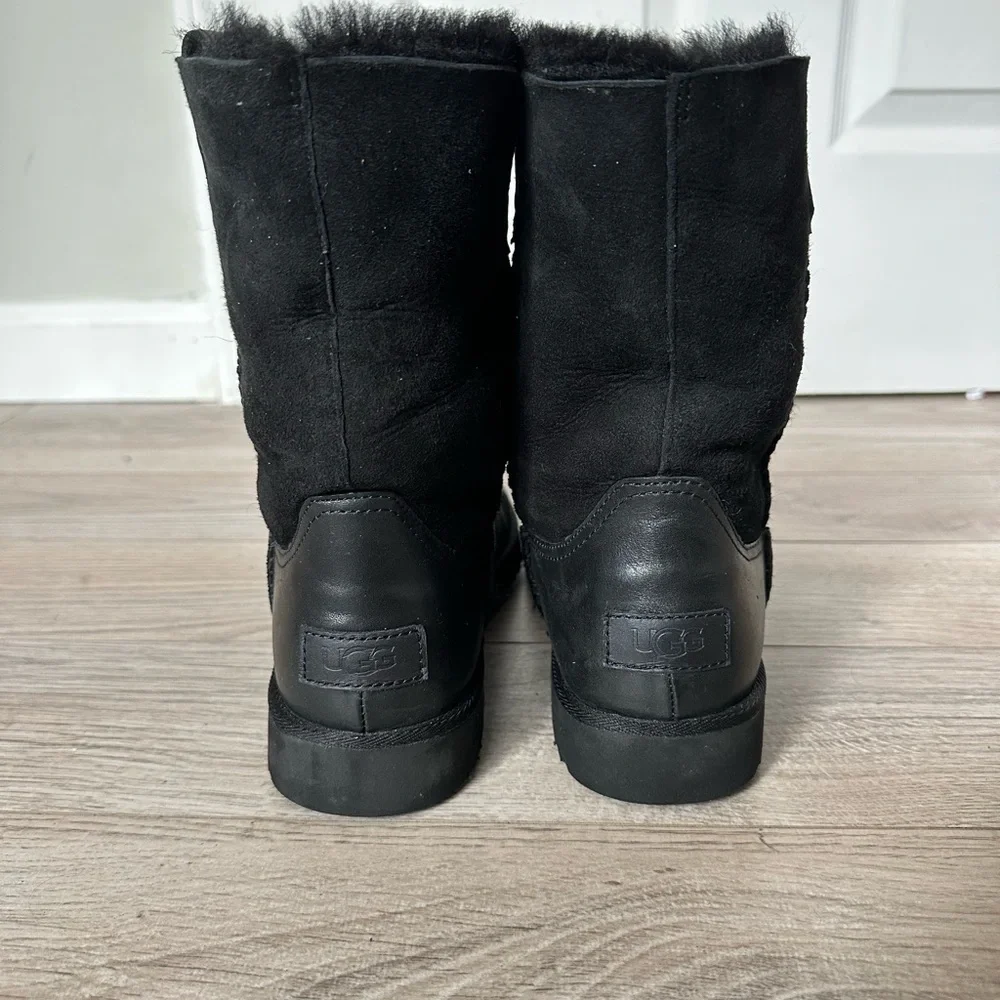 Ugg Romely Short Boot Black